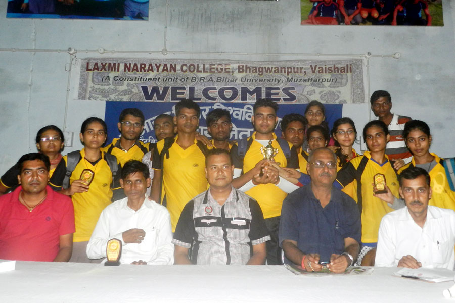 Principal Sir & Badminton Team (M/W) L.N.College, Bhagwanpur.