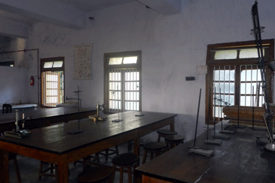 PHYSICS LAB